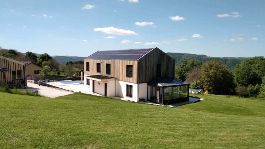 Maison passive ossature bois bardage naturel Isère